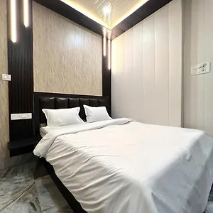 Durga P Near Harishchandra Ghat Hotel
